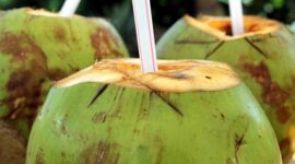 4. Air kelapa segar: minuman favorit anak saat diare yang efektif jaga keseimbangan cairan tubuh.. (Pixabay.com /Gadini)